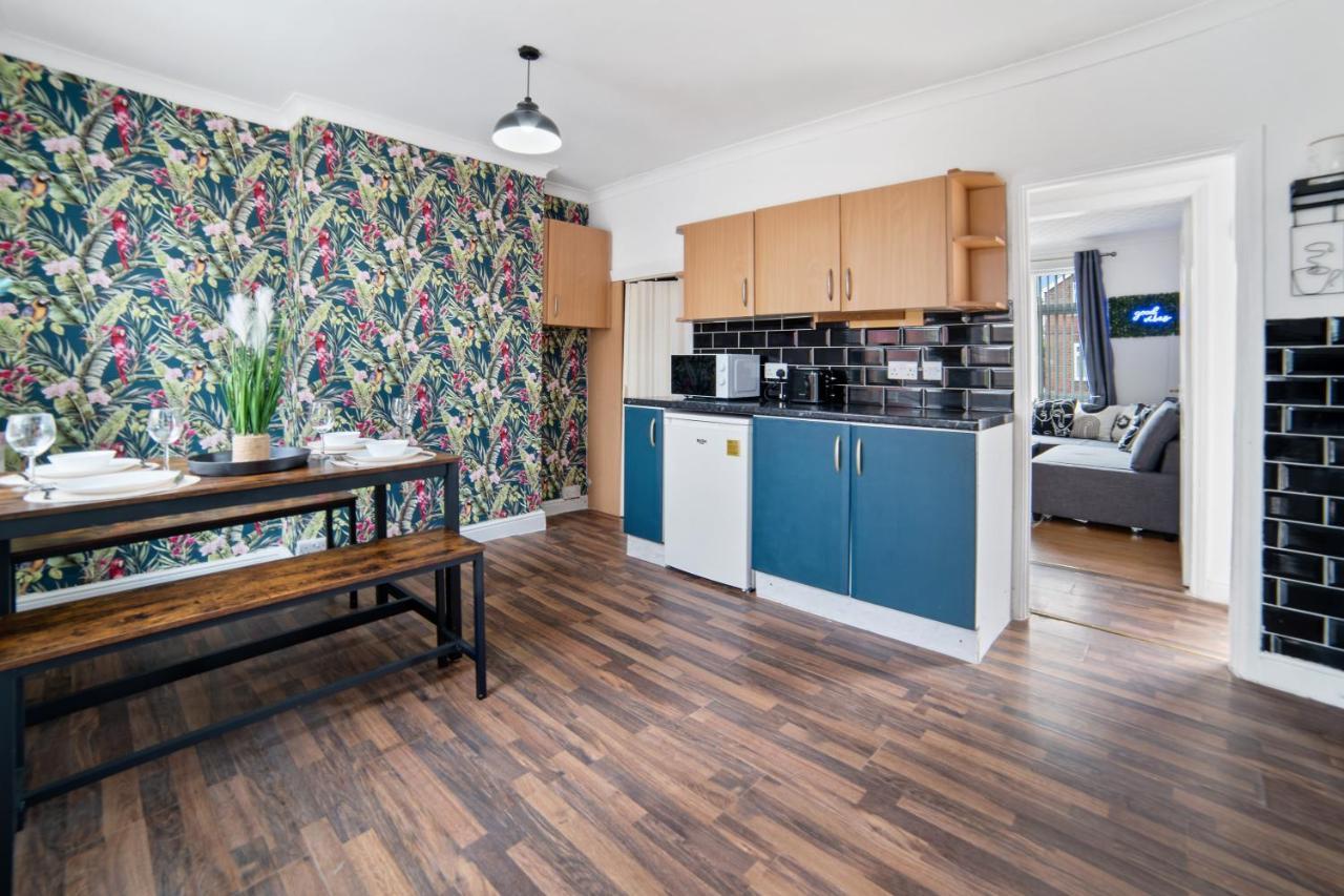 Exclusive Deals L Last-Minute Reserve L Townhouse With Sleeps 6 L Braunstone Town , Leicester L By Zen Nights Short Lets & Serviced Accommodations Exterior photo